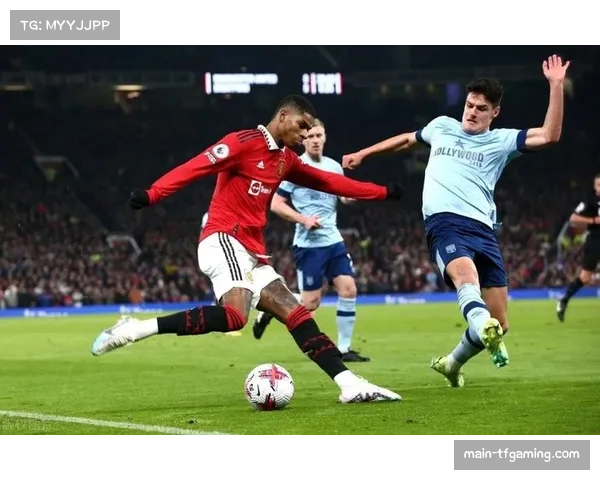 利兹联法尔克变阵3-5-2 对阵强敌收获不错效果